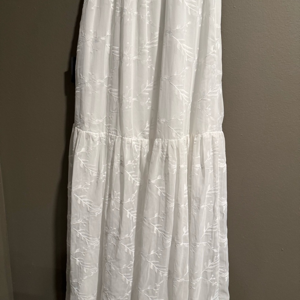 Lulu's White Embroidered Eyelet Tiered Dress Size Medium - Picture 9 of 13